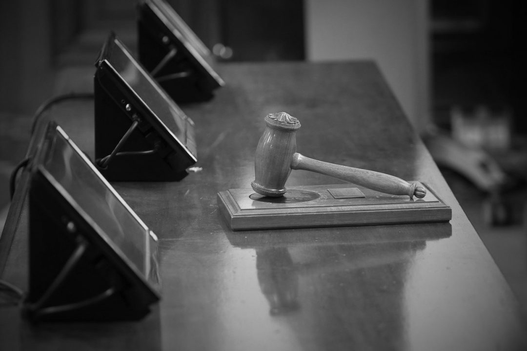 court hammer judge